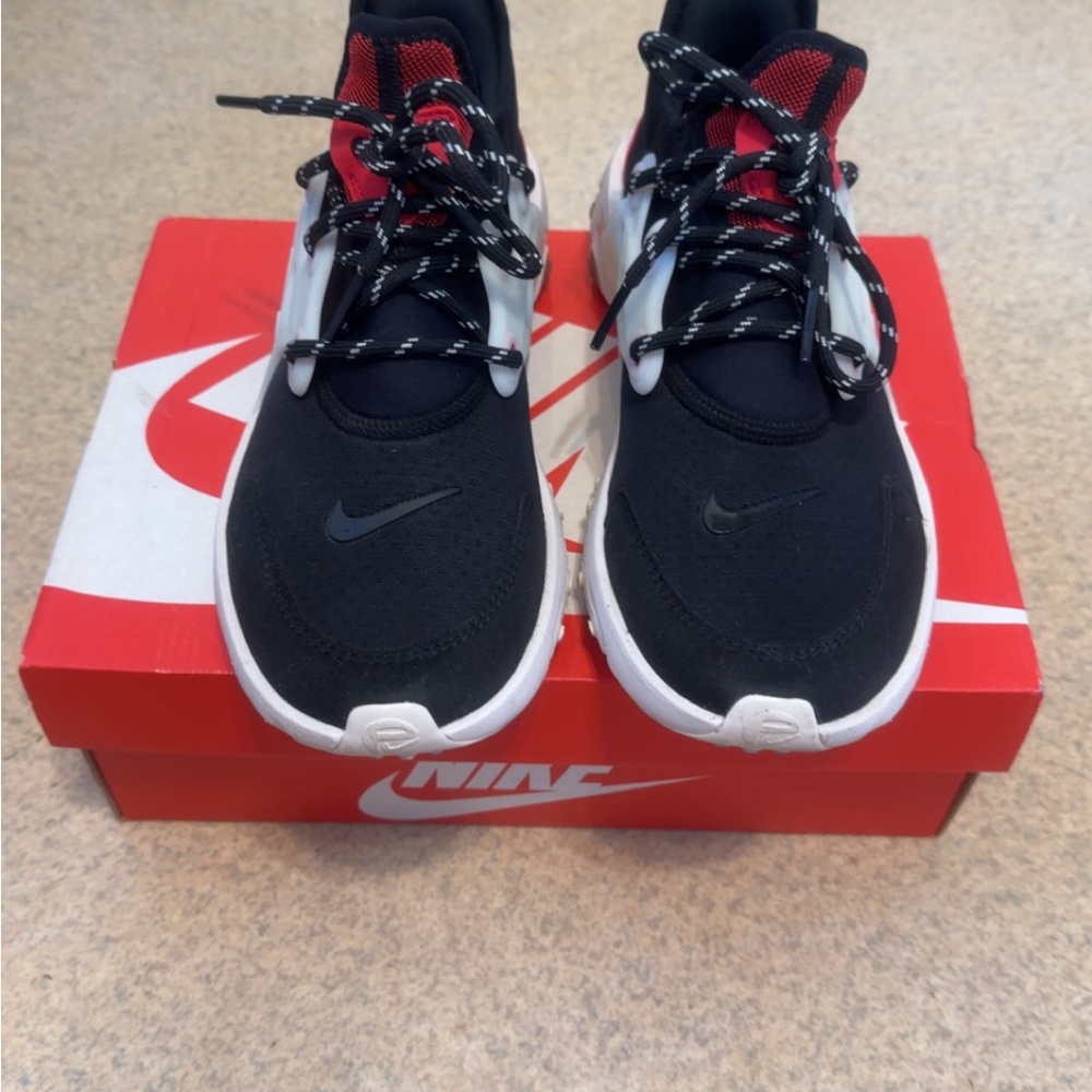 Nike react presto Black and Red Sneakers
